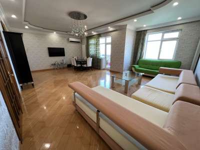 Satılır, yeni tikili, 4 otaqlı, 145 m², Bakı, Yasamal r, İnşaatçılar m.