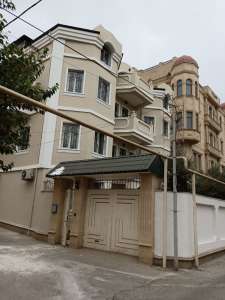 Kirayə verilir, həyət evi / bağ, 10 otaqlı, 650 m², Bakı, Nəsimi r, Nizami m.