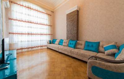 Rent, old building, 3 room, 100 m², Baku, Sabail r, Icheri Sheher m.