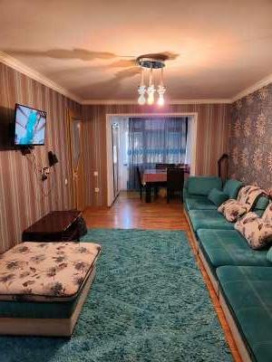 Rent, old building, 3 room, 65 m², Baku, Nizami r, 8-th kilometer d, Neftchilar m.
