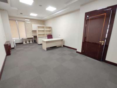 Сдаётся, офис, 5-комнаты, 150 m², Баку, Хатаинский r, Шах Исмаил Хатаи m.