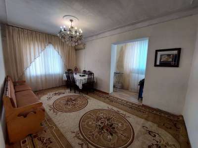 Sale, old building, 2 room, 52.7 m², Baku, Surakhani r, Gunashli d, Khalglar Doslugu m.