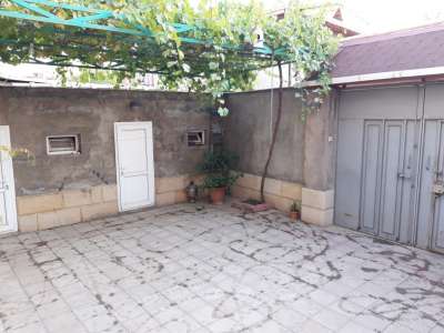 Satılır, həyət evi / bağ, 4 otaqlı, 150 m², Bakı, Nizami r, 8-ci kilometr q, Qara Qarayev m.