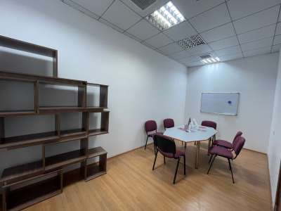Kirayə verilir, ofis, 1 otaqlı, 25 m², Bakı, Səbail r.