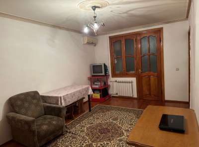 Satılır, köhnə tikili, 2 otaqlı, 33 m², Bakı, Yasamal r, Elmlər Akademiyası m.