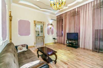 Rent, old building, 2 room, 90 m², Baku, Sabail r, Sahil m.