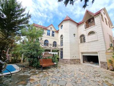 Kirayə verilir, villa, 12 otaqlı, 500 m², Bakı, Səbail r, Badamdar q.