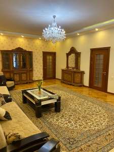 Kirayə verilir, villa, 10 otaqlı, 450 m², Bakı, Səbail r, Badamdar q.