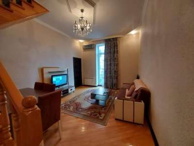 Rent, old building, 3 room, 90 m², Baku, Nasimi r, 28 may m.